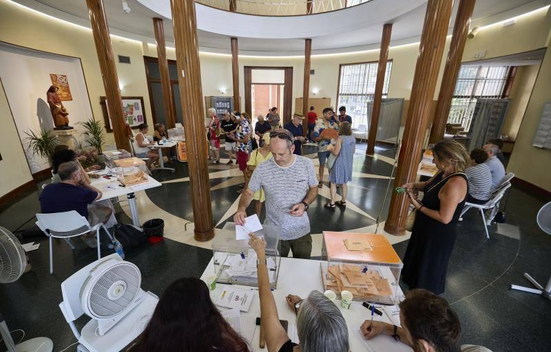 Las mejores imágenes de la jornada electoral en Valencia