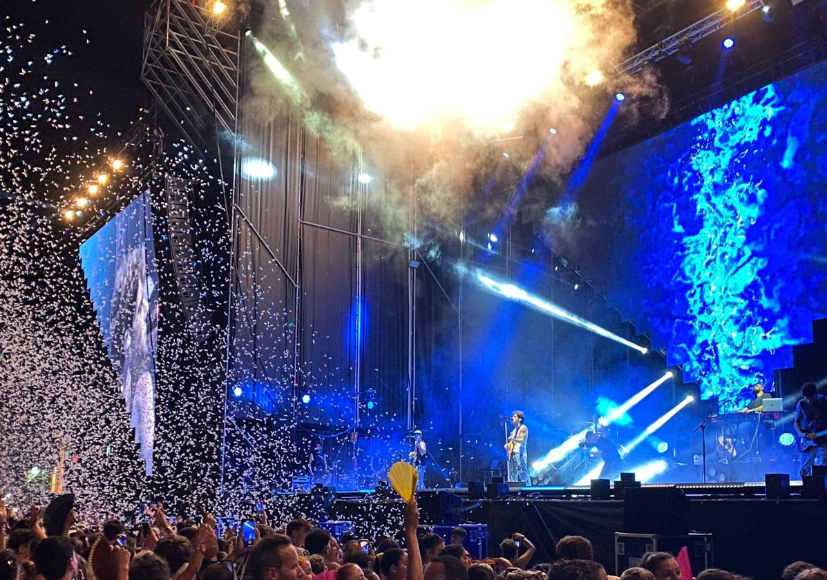 Fotos del concierto de Quevedo y Ana Mena en el Zevra Festival de Cullera