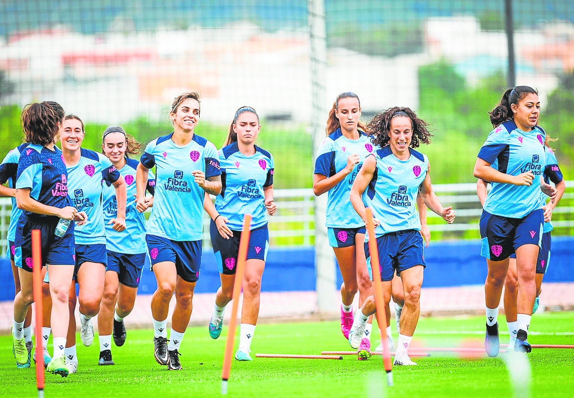 Las jugadoras en el entrenamiento de hoy.