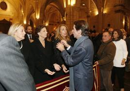 Totón, la primera por la izquierda, junto a sus hermanas en el funeral de Rita, en 2016.