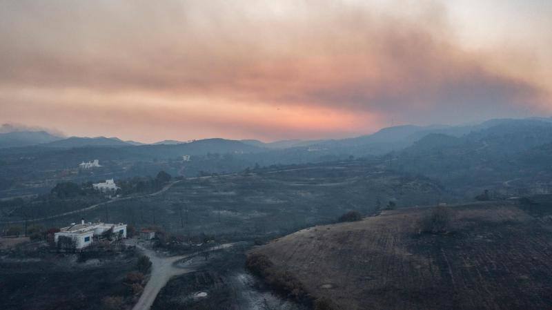 Las espectaculares imágenes del incendio de Grecia