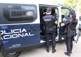 Imagen de archivo de una patrulla de la Policía Nacional.