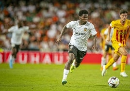 Yunus Musah en un partido ante el Girona FC