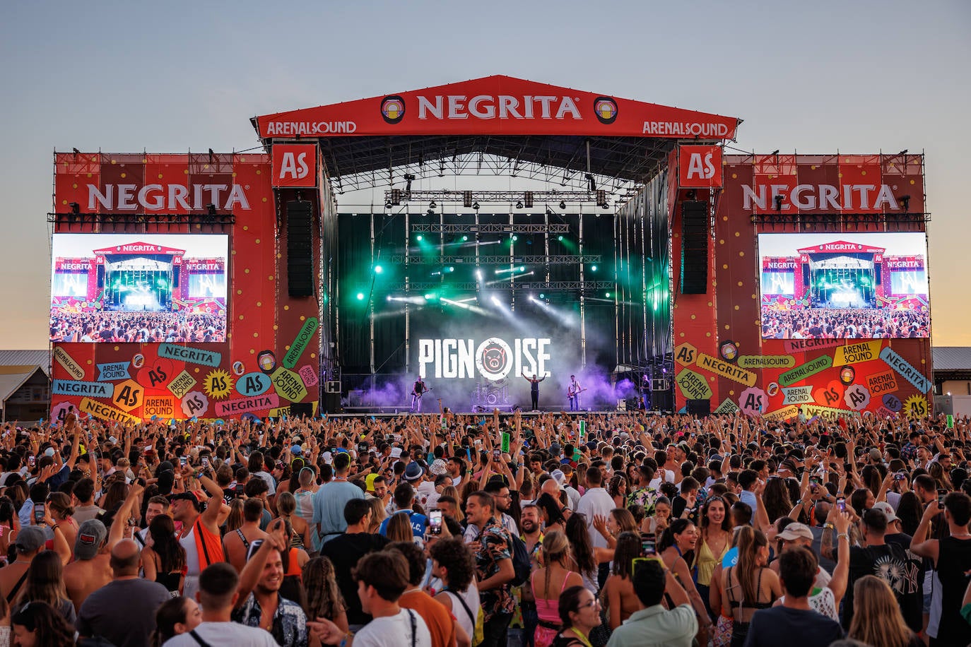 El Arenal Sound canta y baila al ritmo de la &#039;Jeepeta&#039; en el segundo día de festival