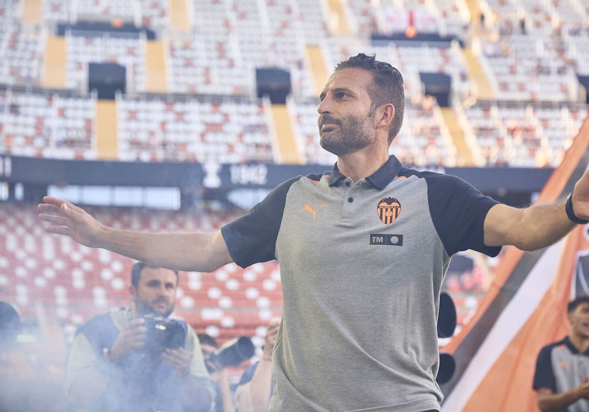 Rubén Baraja fue aclamado durante la presentación del equipo.