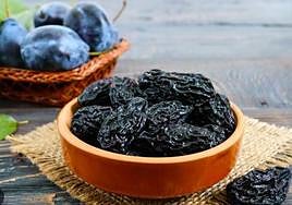 Ciruelas pasa en una imagen de archivo.