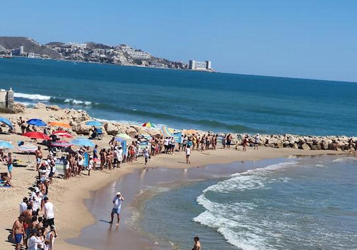 Vecinos de l'Estany de Cullera reclaman la regeneración de la playa para que no desaparezca