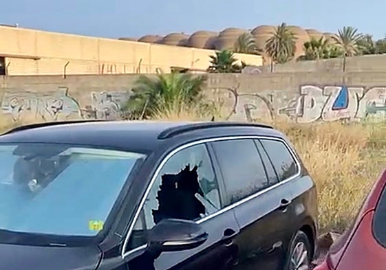 Rotura de cristales de coche en la Patacona.