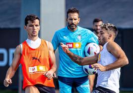 Guillamón, Baraja y Duro, durante un entrenamiento.