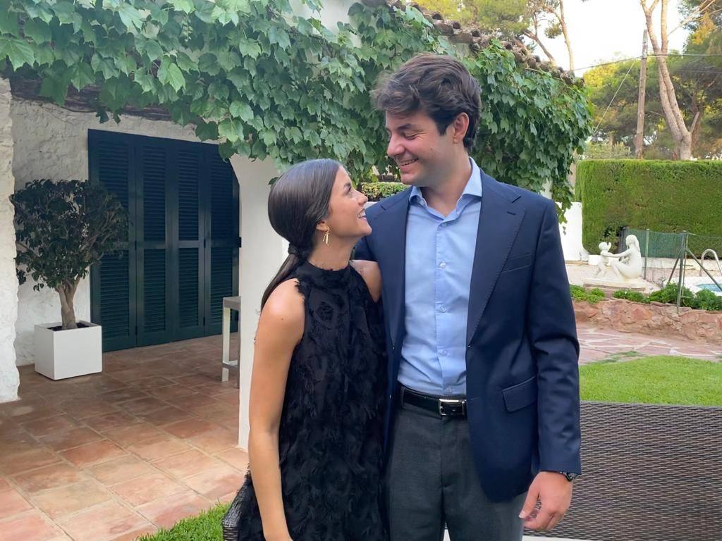 Amparo Herrero y Nacho Montoro celebran su pedida de mano en Xàbia. 