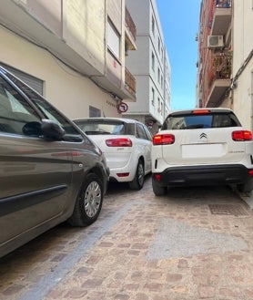 Imagen secundaria 2 - Los vecinos del casco antiguo de Sagunto denuncian el mal estado de sus calles