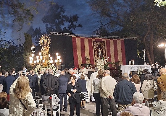 Misa de campaña con la imagen de la Mare de Déu celebrada en abril en la Alameda.