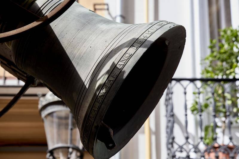 Bajada de las campanas de la iglesia Santa Catalina en Valencia