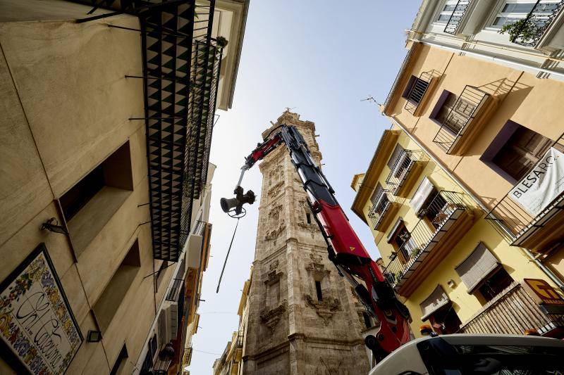 Bajada de las campanas de la iglesia Santa Catalina en Valencia