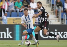 Iván Romero (izquierda), durante un partido con el Tenerife.