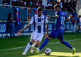 Dela, uno de los nuevos fichajes, durante el partido disputado ante el Amorebieta.