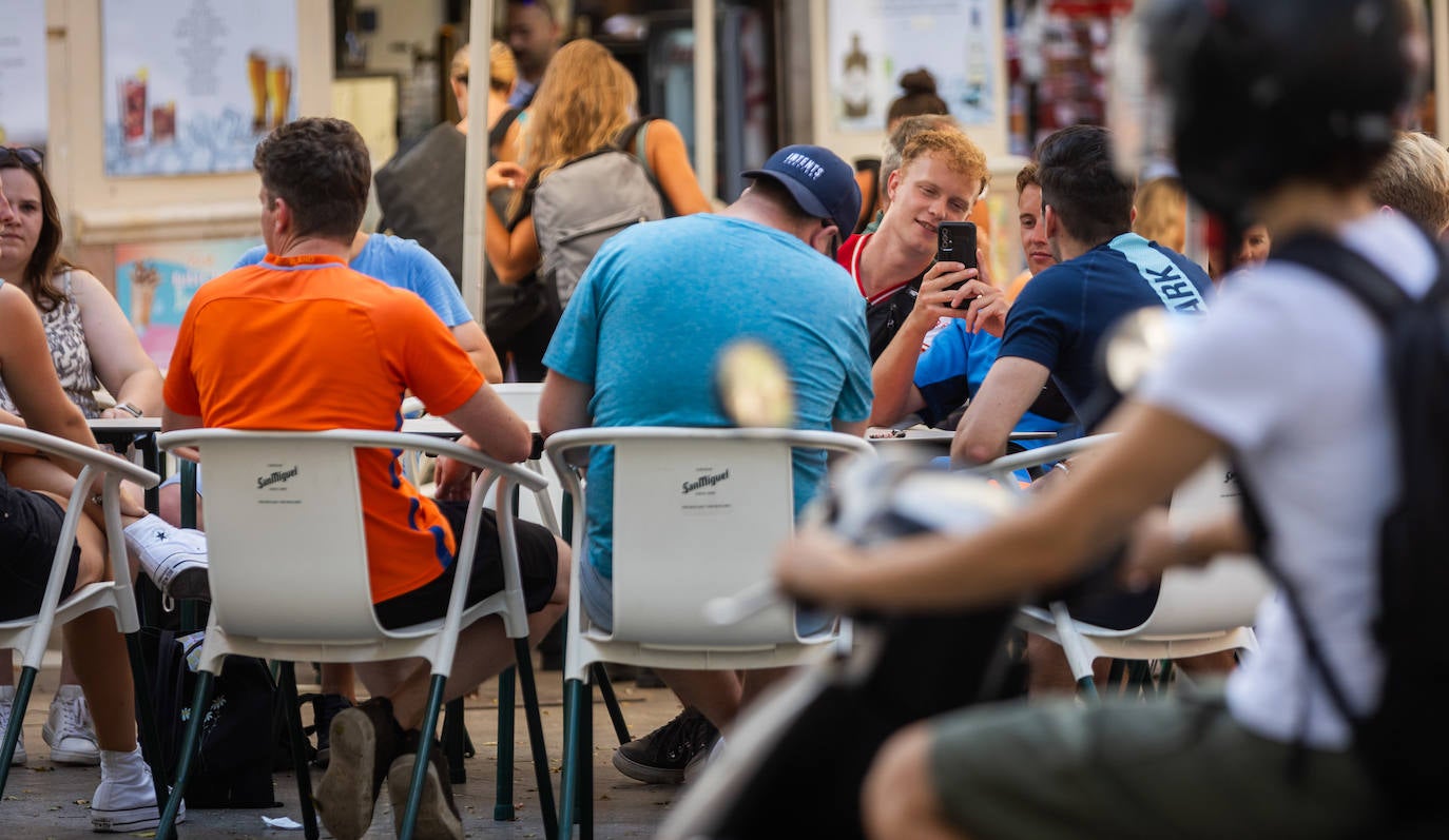 Valencia se llena de turistas en pleno puente de agosto