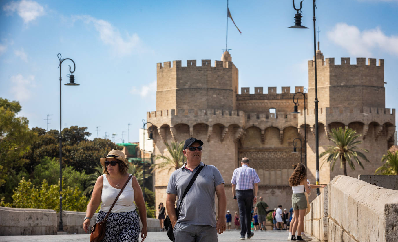 Valencia se llena de turistas en pleno puente de agosto