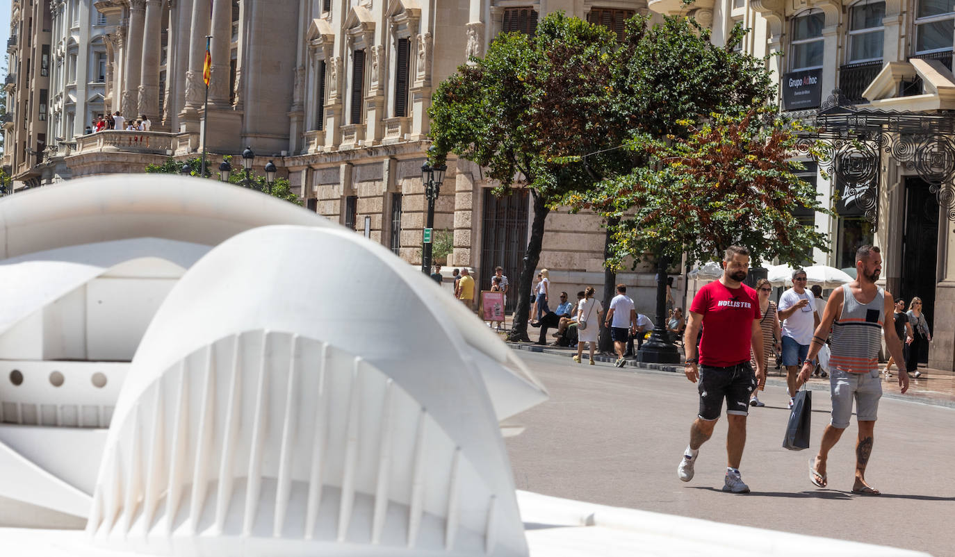 Valencia se llena de turistas en pleno puente de agosto