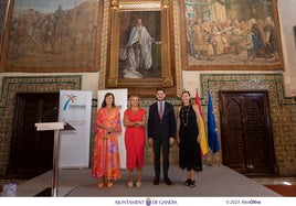 De izquierda a derecha, Labaig, Montes de Diego, Prieto y Moreno en el Palau Ducal.