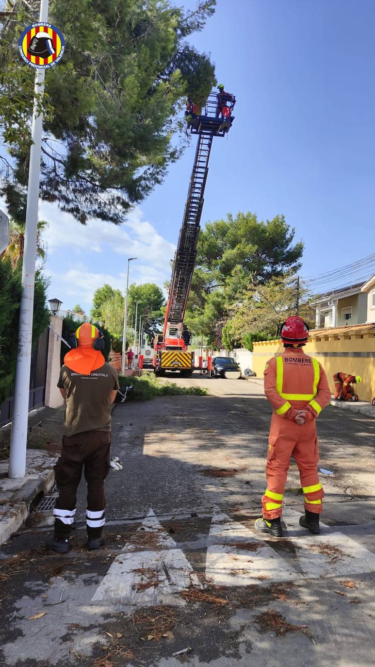 Los bomberos intervienen en l&#039;Eliana y Xàtiva por los efectos de la lluvia