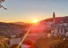 Salida del sol en Bocairent.