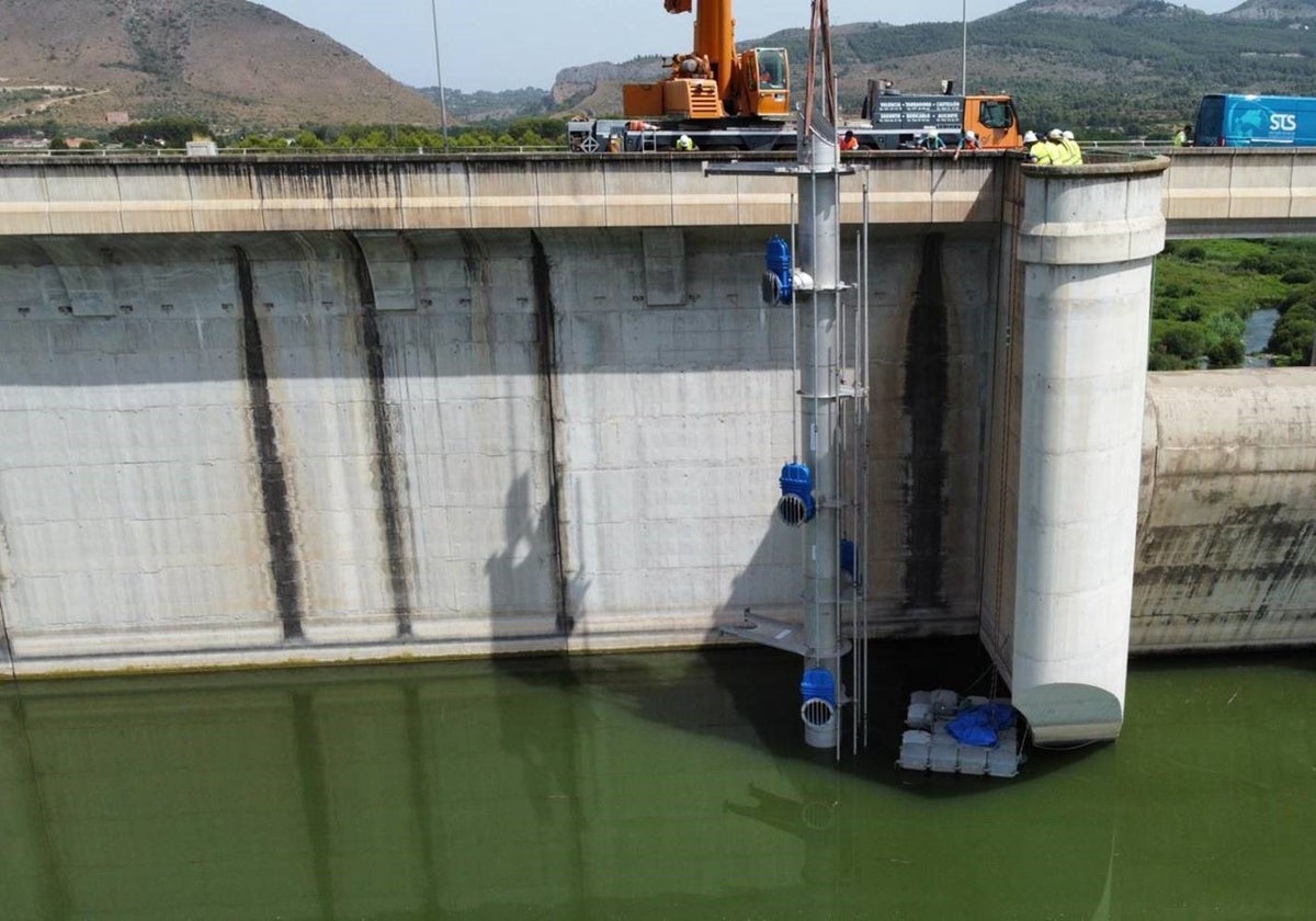 La torre multitoma que se instaló en el pantano el año pasado.