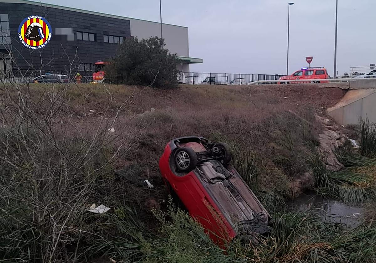 El vehículo se ha salido de la vía.