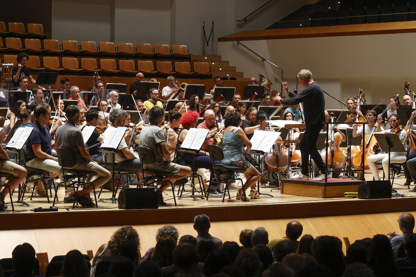 El Palau de la Música vuelve a llenarse cuatro años después