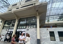 Visita de la alcaldesa de Valencia, María José Catalá, y la concejal Julia Climent, al instituto Abastos de Valencia.