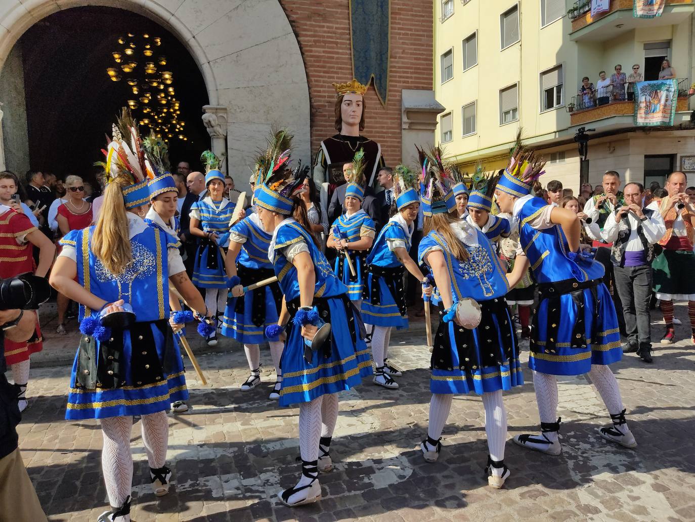 Imagen principal - La tradición y la devoción invaden Algemesí