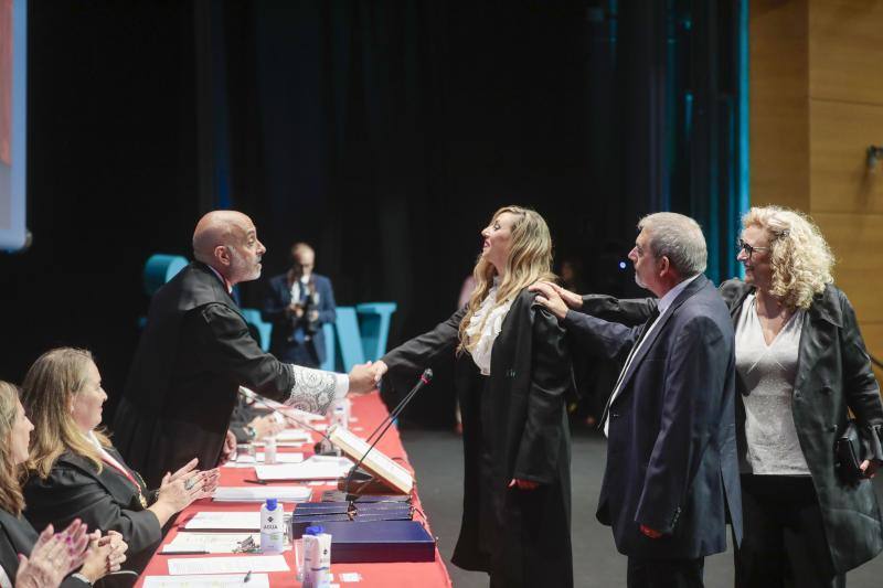 Los nuevos abogados valencianos realizan su acto de jura en el Palacio de Congresos de Valencia