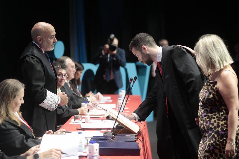 Los nuevos abogados valencianos realizan su acto de jura en el Palacio de Congresos de Valencia