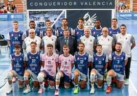 Plantilla, cuerpo técnico y directiva del Leleman Conqueridor Valencia.