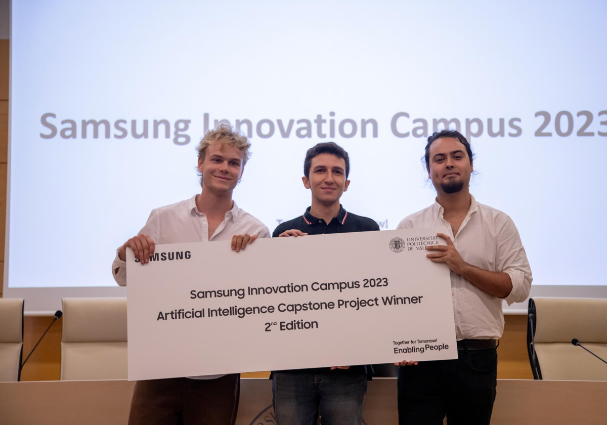 Un espantapájaros basado en Inteligencia Artificial se alza con el premio al mejor proyecto de la UPV