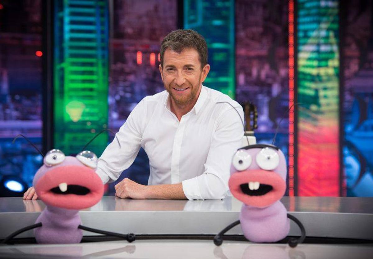 El presentador de Antena 3, junto a Trancas y Barrancas en una imagen de archivo.