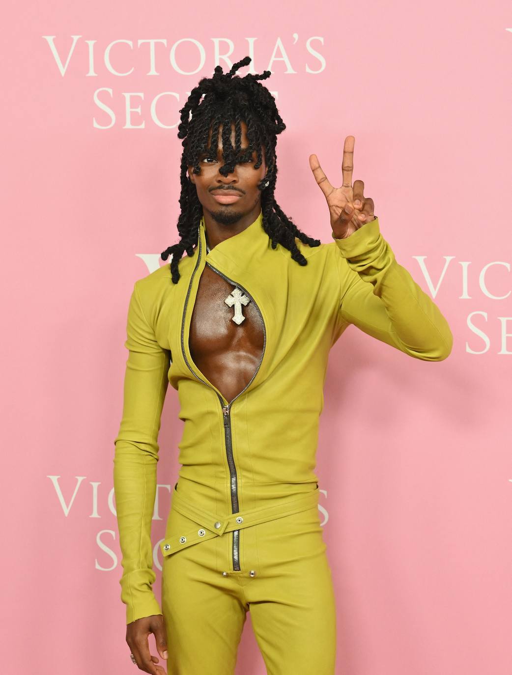 Alton Mason en el Evento de Victoria's Secret en la New York Fashion Week 2023