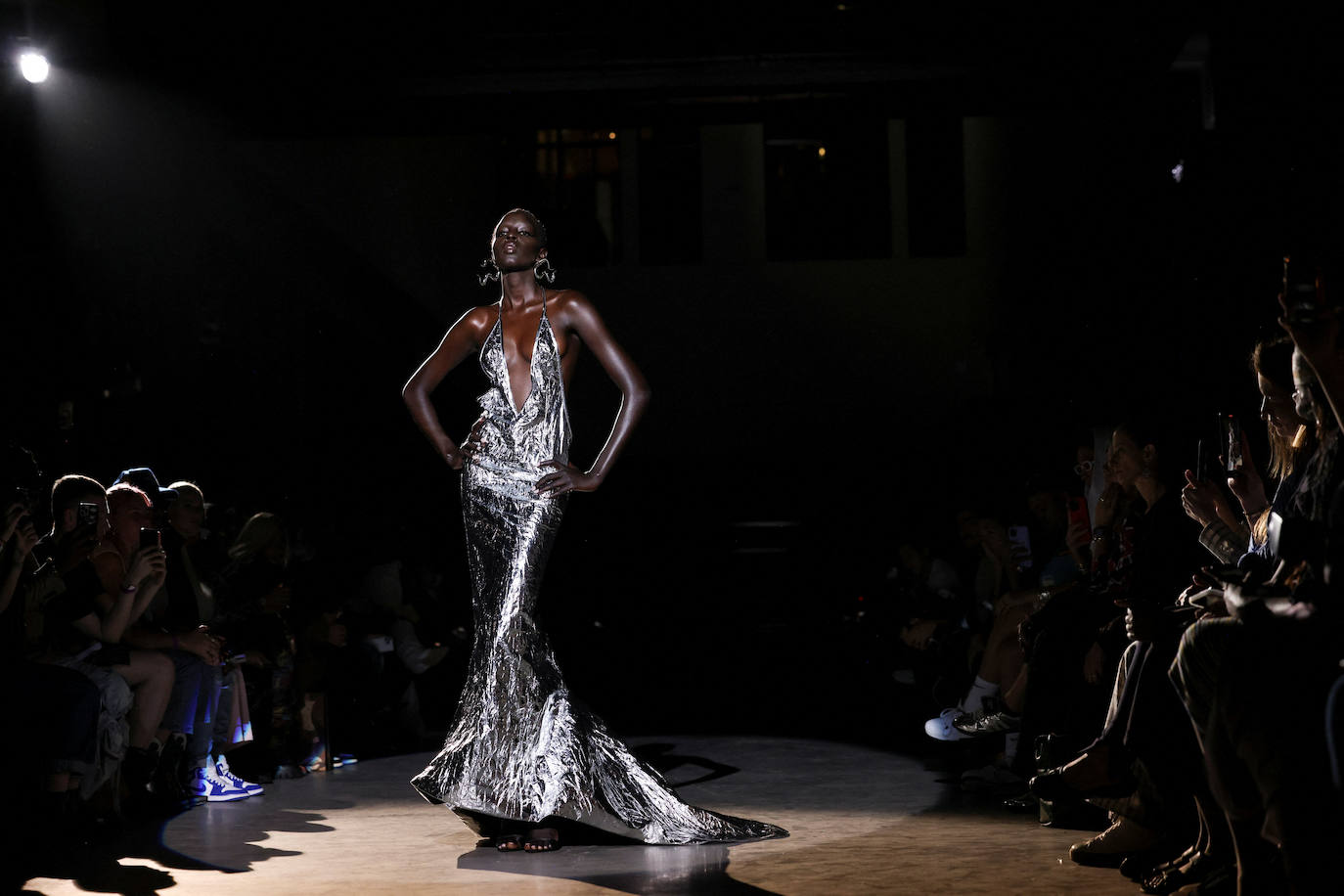 Diseños de LaQuan Smith en la New York Fashion Week 2023