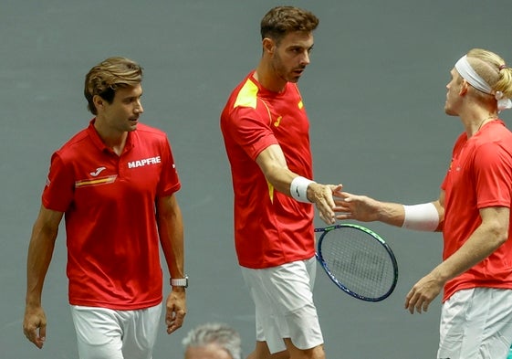 El equipo español durante un entrenamiento de la Davis.