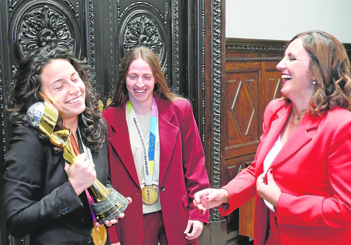 Ivana Andrés, Enith Salón y la alcaldesa de Valencia, María José Catalá.