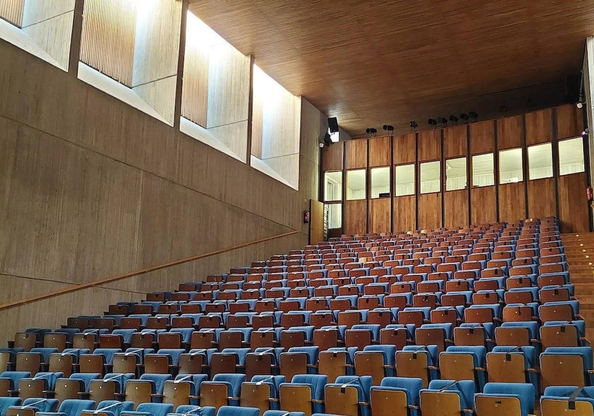 Un operario fallece al caer de la cubierta durante las obras del teatro El Musical