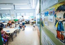 Alumnos del colegio La Constitución de Quart, durante el primer día de clases.