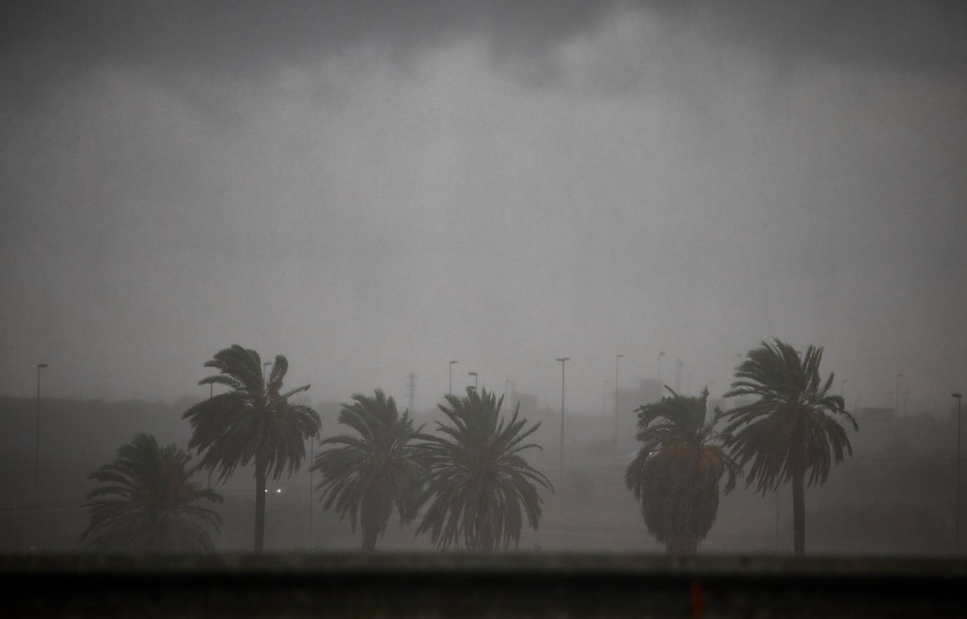 La tormenta descarga con fuerza en la Comunitat Valenciana