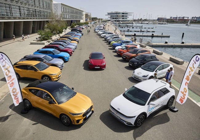 Más de 160 coches se reunieron en la primera concentración de coches eléctricos AUTO-ELECTRIC.