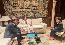 Carlos Mazón, María José Catalá y Mar Chao, en el encuentro que mantuvieron el lunes.