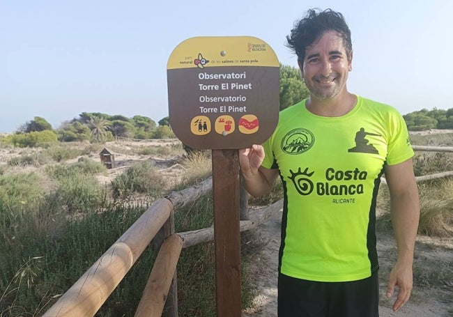 Álex Pastor, en el Parque natural de Las Salinas de Santa Pola.