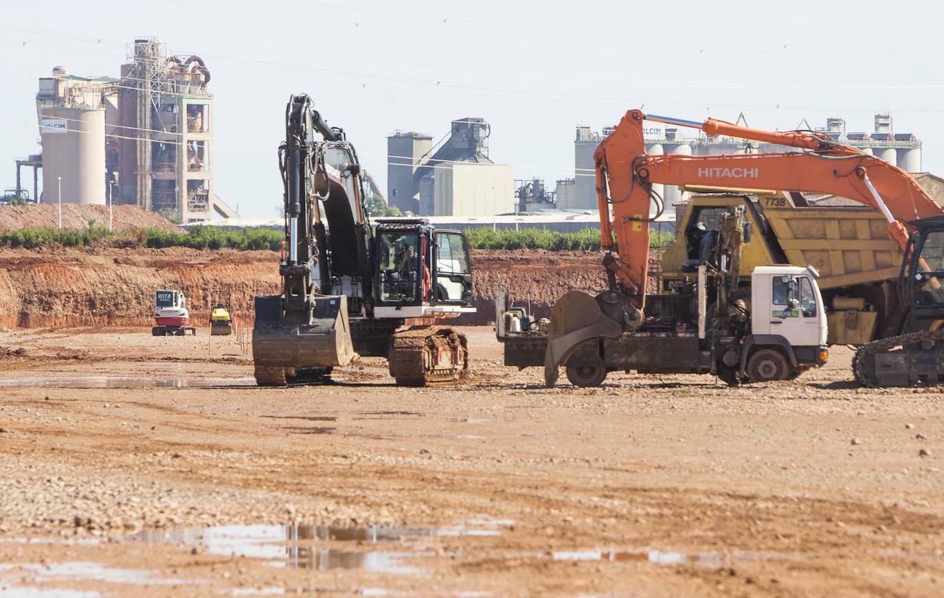 Así avanzan las obras en los terrenos de Volkswagen en Sagunto