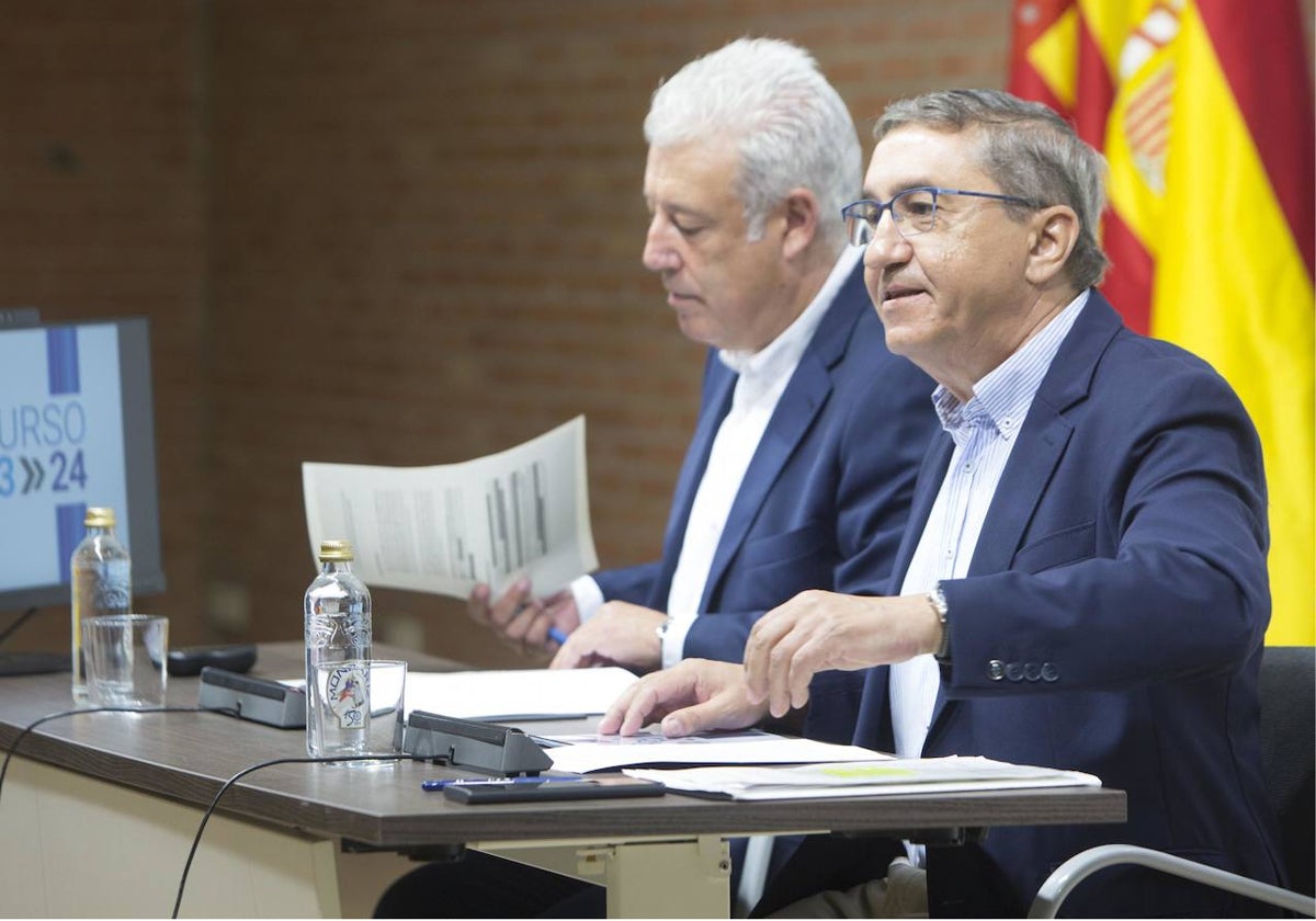 El conseller Rovira, a la derecha en la presentación del curso escolar.