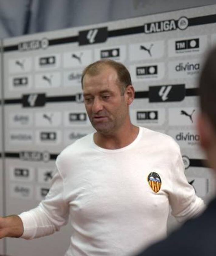 Imagen secundaria 2 - El juego '¿Dónde está la Copa del 54?'
