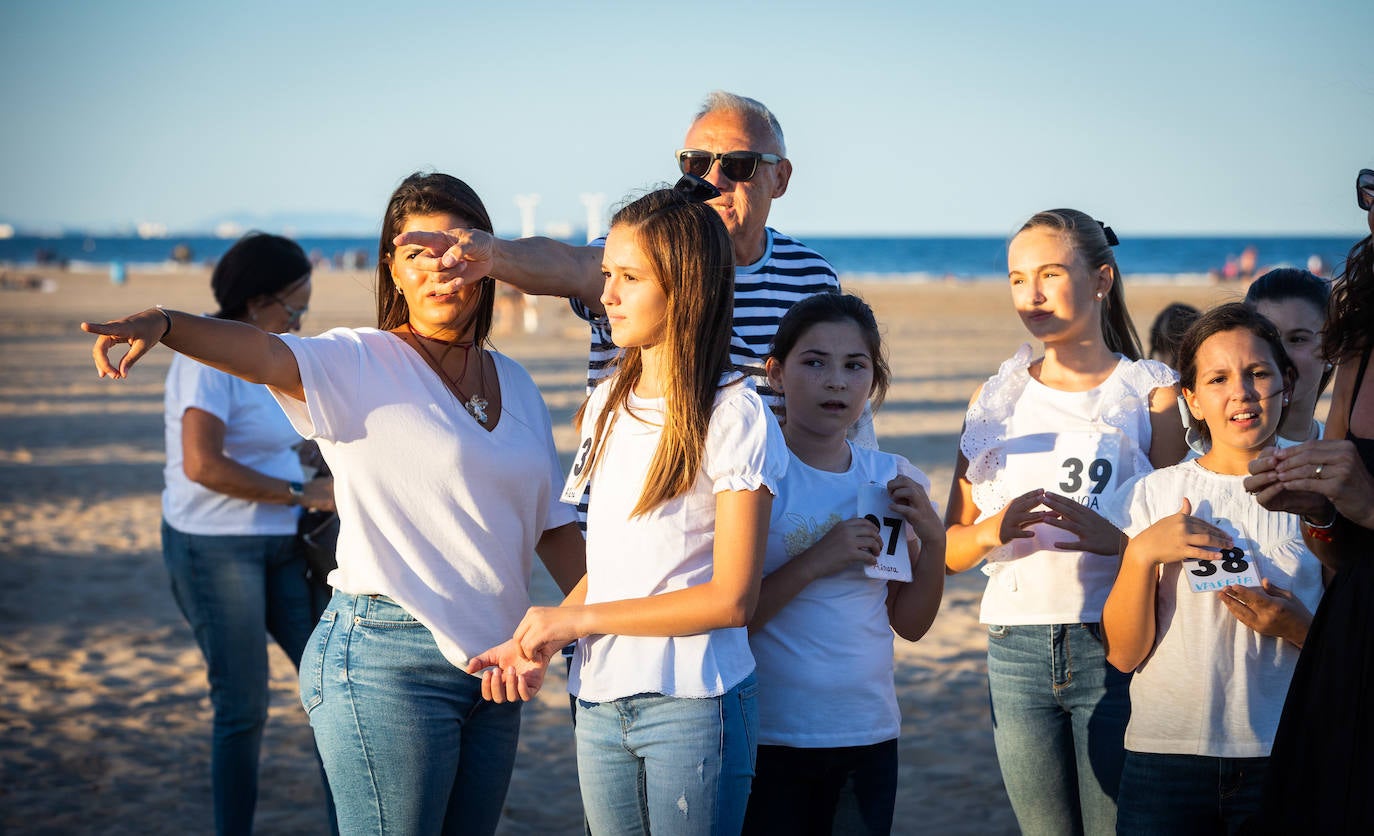 Playbacks y juegos para las candidatas a fallera mayor infantil de Valencia 2024